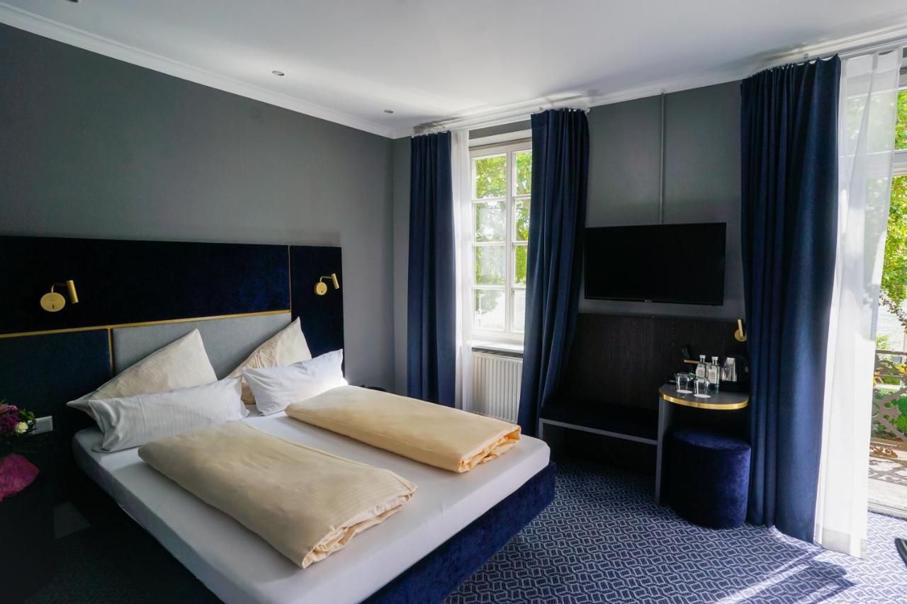 Hotel Am Schloss Biebrich Wiesbaden Ngoại thất bức ảnh